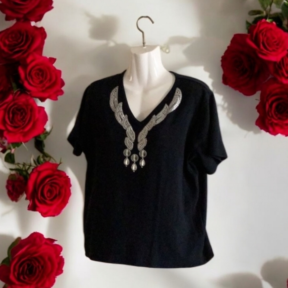 Shirt with silver stones black shirt sleeves LP very pretty comfortable …